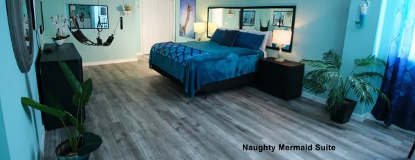 Rooftop Resort - Swinger club in Florida