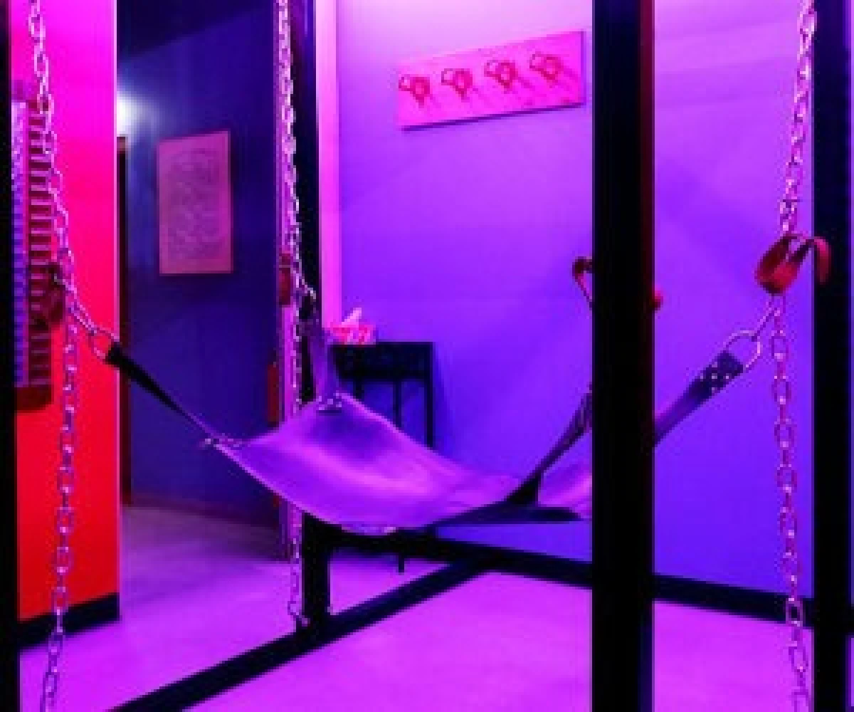 Club Ttriple XTC - Swinger club in Ontario