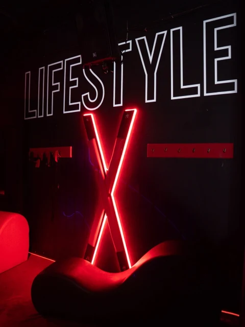 Scarlett Luxury, listagem de clube swinger em Medellín