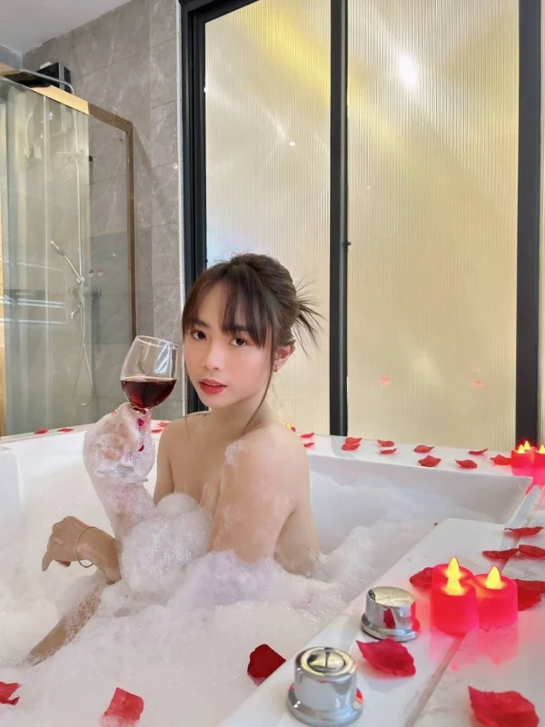 EMPEROR NURU SPA atmosphere