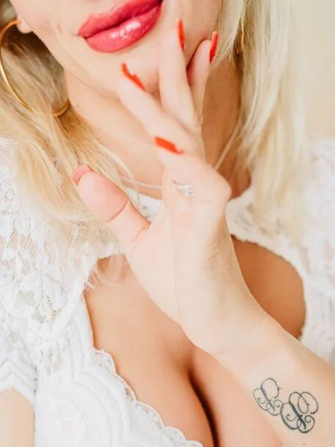 Sophie Massage Univerzuma, erotic massage listing in Gyor