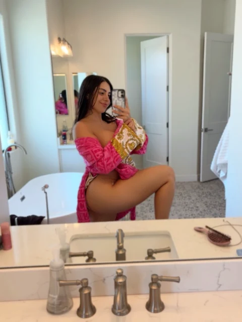 Xevia, erotic massage listing in Eindhoven