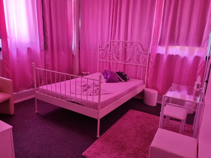 Inside Haus 107