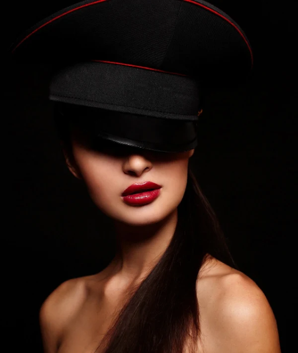 Gallery image - Salon Confidential
