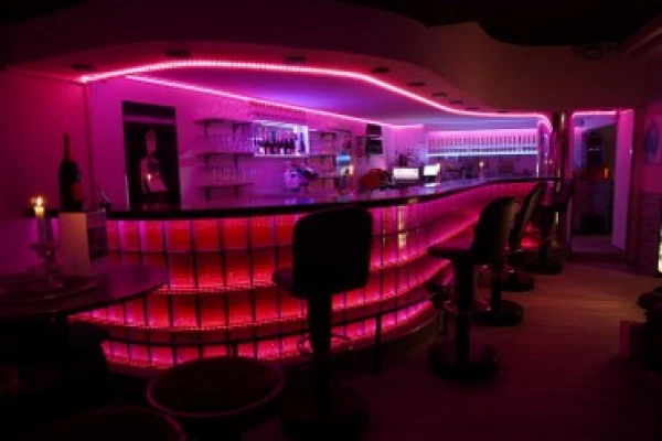 Dolce Vita Table Dance interior