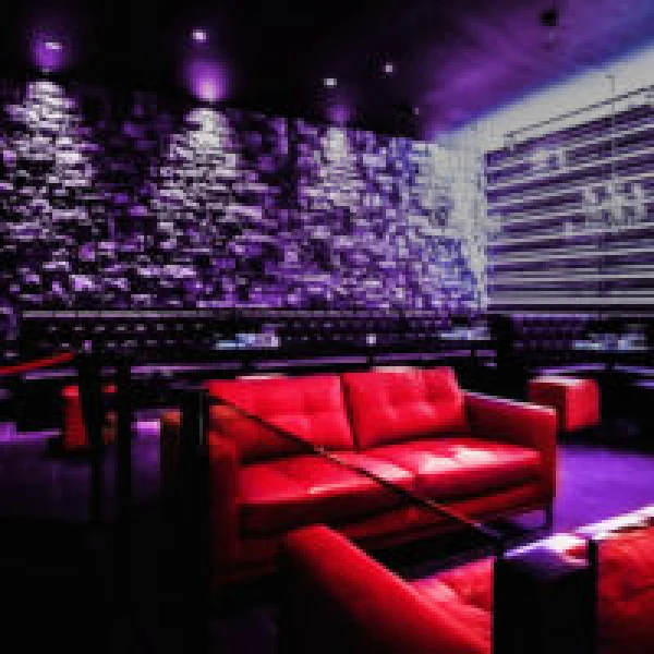 Cheetah's Show Lounge atmosphere