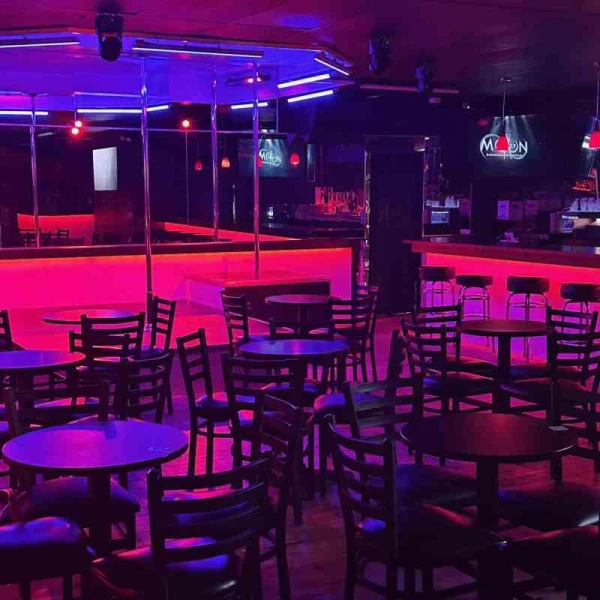 Crazy Moon Laval photo gallery