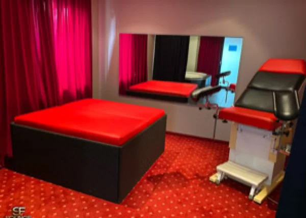 Gallery image - Farell Lounge