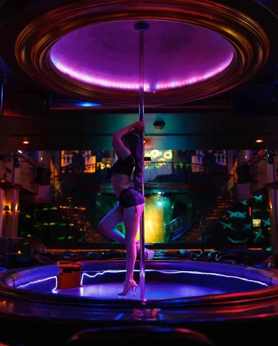 Treasures Gentlemen's Club & Steakhouse - Gentlemen's Club in Las Vegas, United States