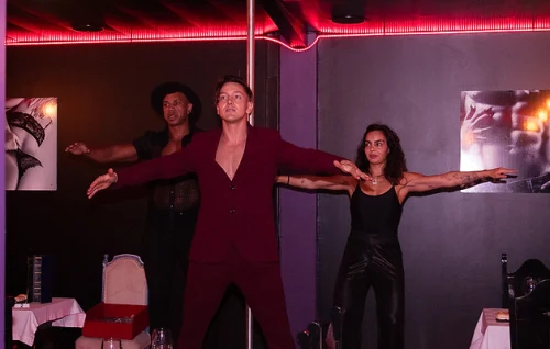 Adult Entertainment in Lisbon - Magic Moments Restaurant &amp; Dance Club