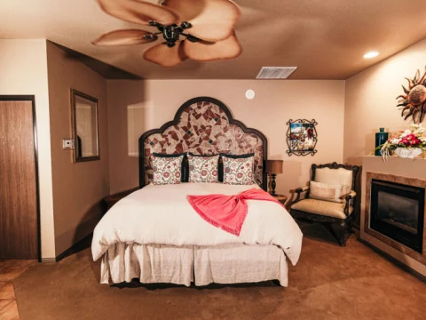 World Famous Mustang Ranch, câu lạc bộ người lớn tại California