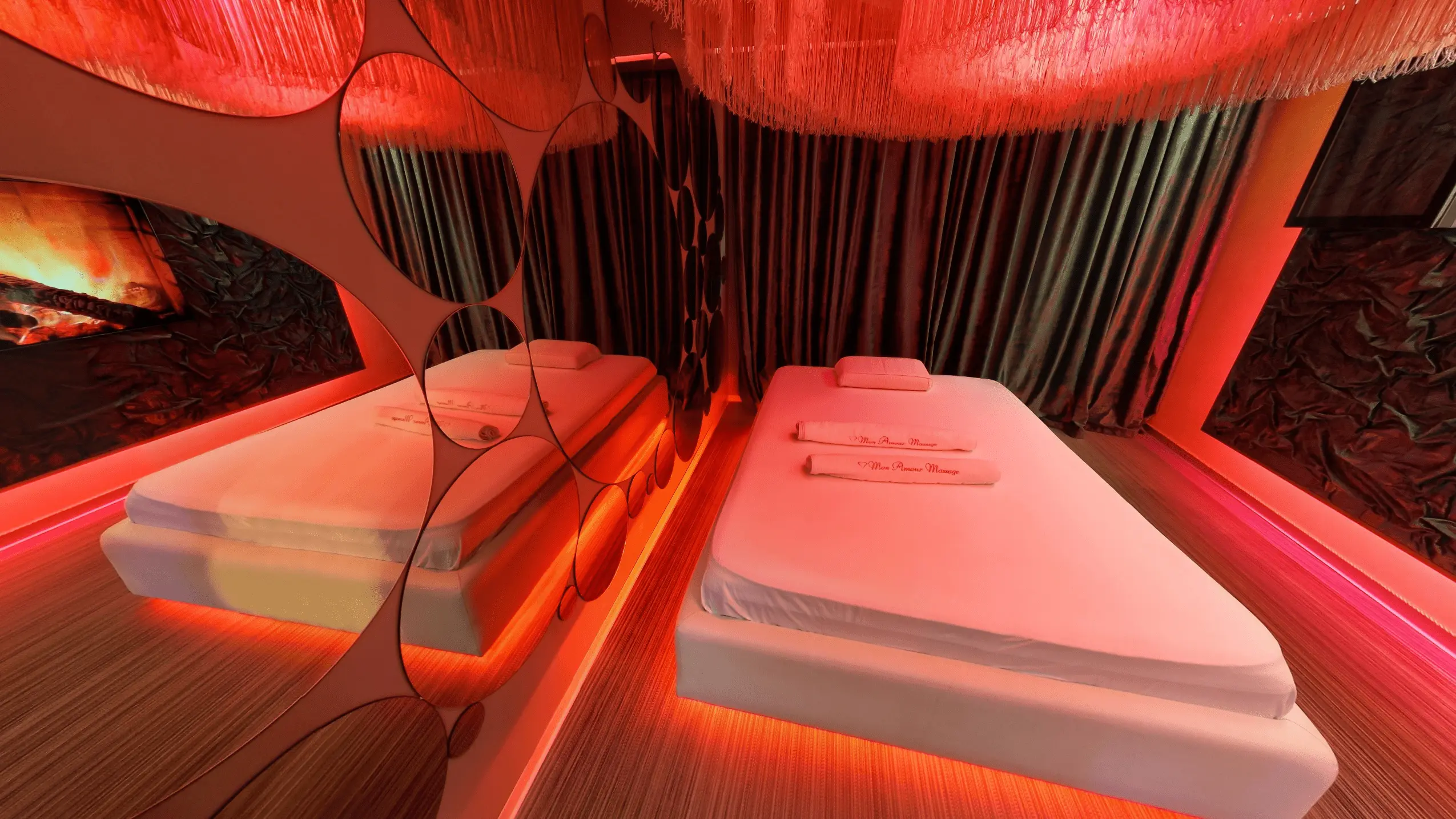 Erotic massage photo — Mon Amour