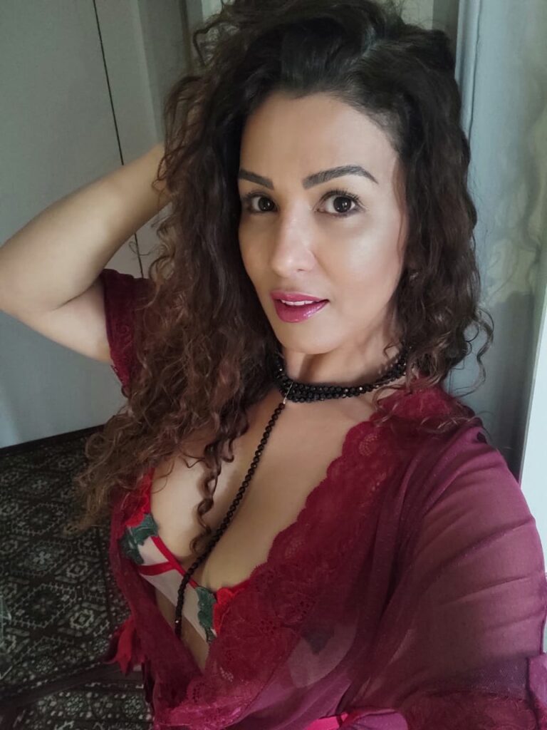 Erotic massage GIF — Sacred Tantra
