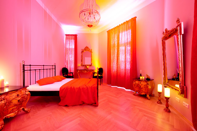 Erotic massage GIF — Studio Benessere