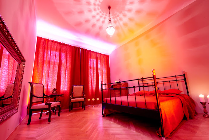 Erotic massage GIF — Studio Benessere