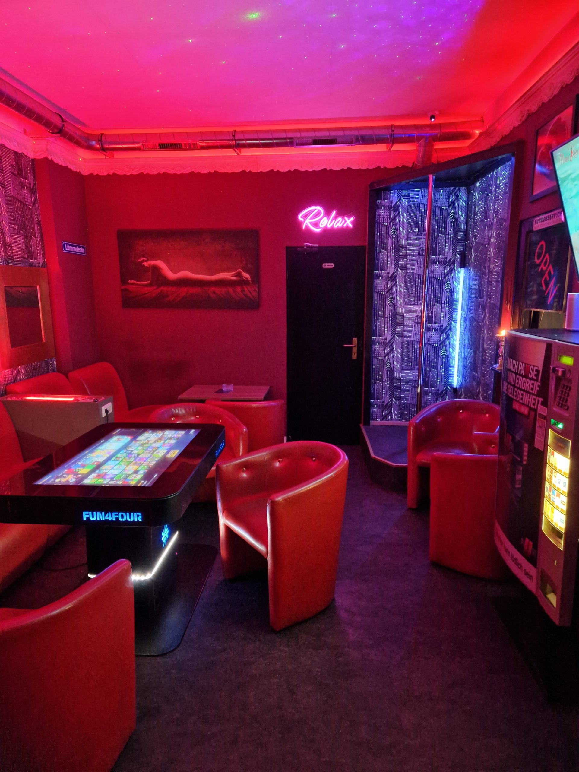 Mona Roses - Tantra Massage in Berlin, Germany - Photo 2