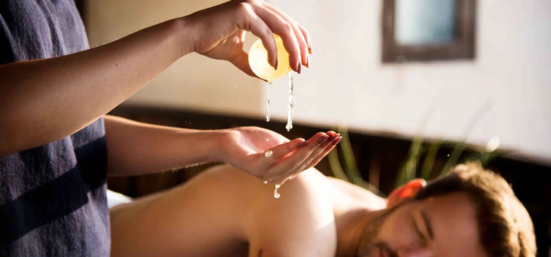 Angels Touch Massage - Gentlemen's Club in Rochester, United Kingdom - Photo 4