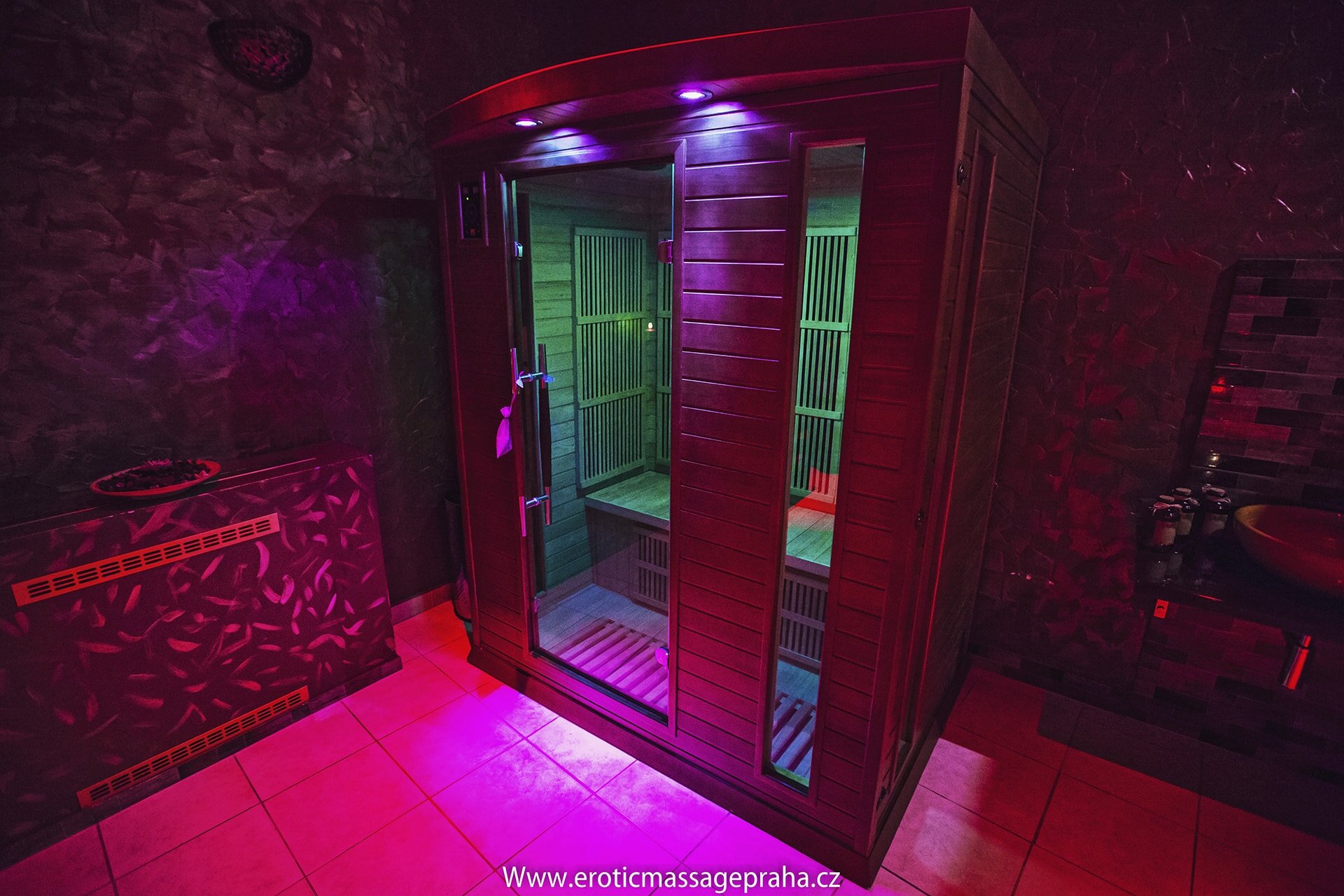 Erotic massage GIF — EROTICKE MASAZE PRAHA