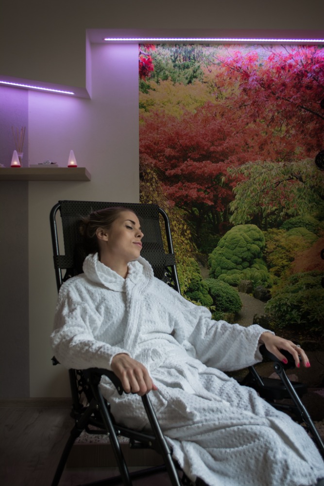 Erotic massage GIF — Spa studio Marína