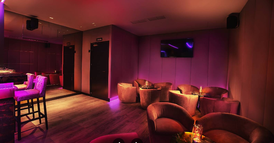 Club Bombón Gentlemens club in Madrid - Venue photo 4 - Quality Gentlemens club experience in Spain