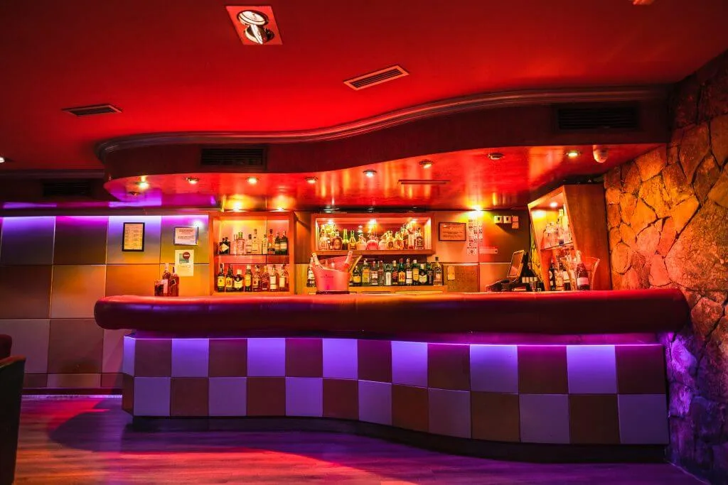 Club Bombón - Quality Gentlemens club venue in Madrid, Spain. Click to view details, photos and contact info.