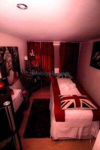 Ashleys Massage - Gentlemen's Club in Rochester, United Kingdom - Photo 7