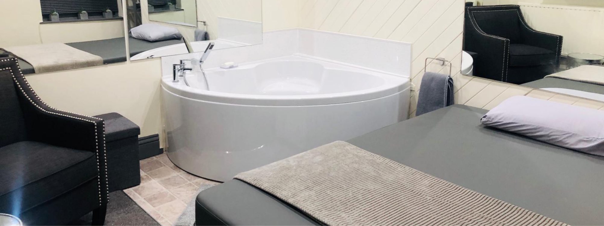 60 West Street - Gentlemen's Club in Rochester, United Kingdom - Photo 3