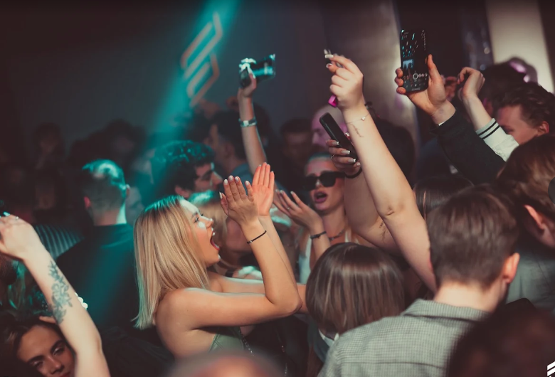 Frantic Club – 4