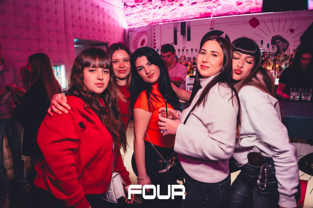 Four Club – 4