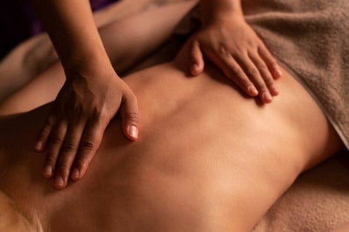 इरोटिक मसाज फोटो | Modern Tantric Massage