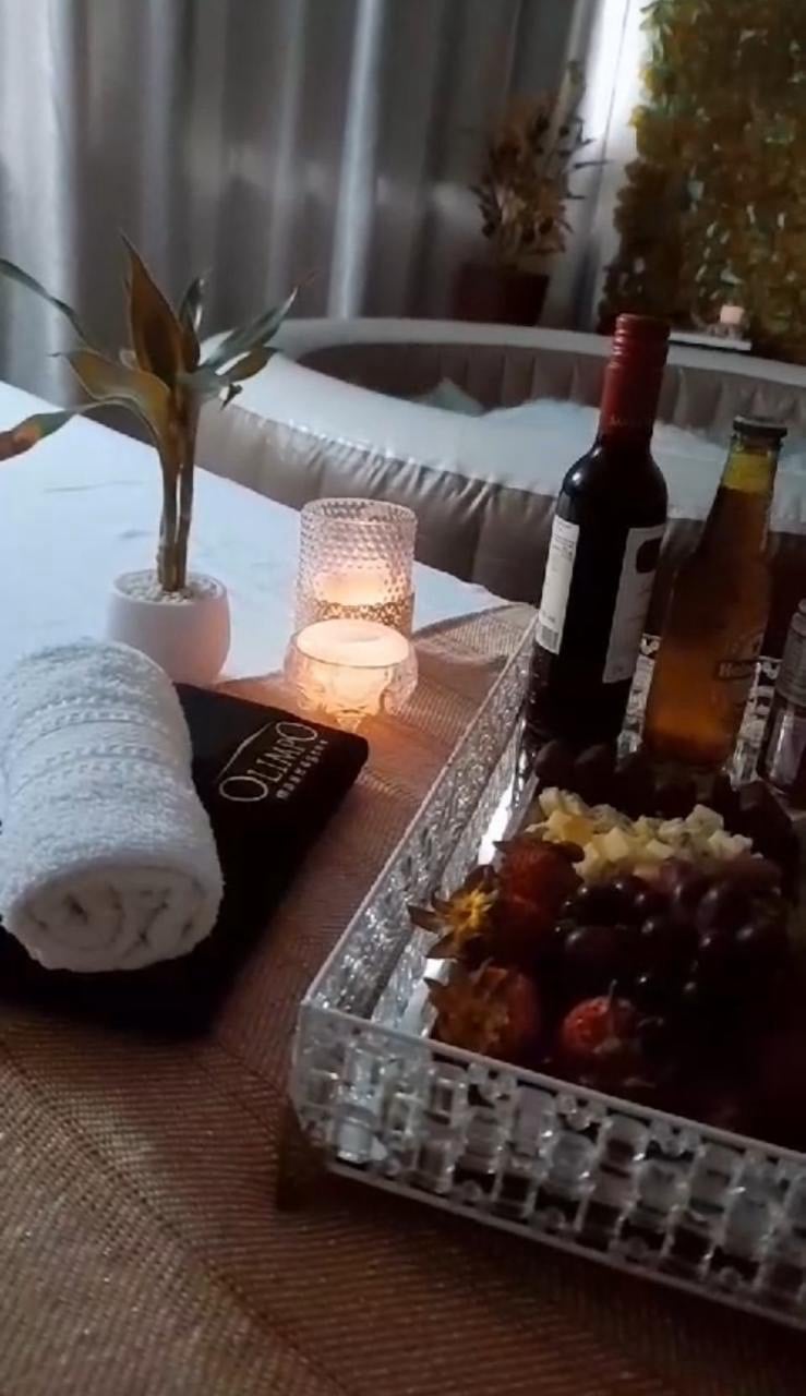 Erotic massage GIF — Spa Olímpo