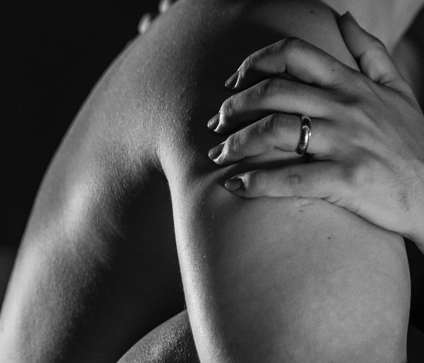 Erotic massage GIF — Viva Tantra
