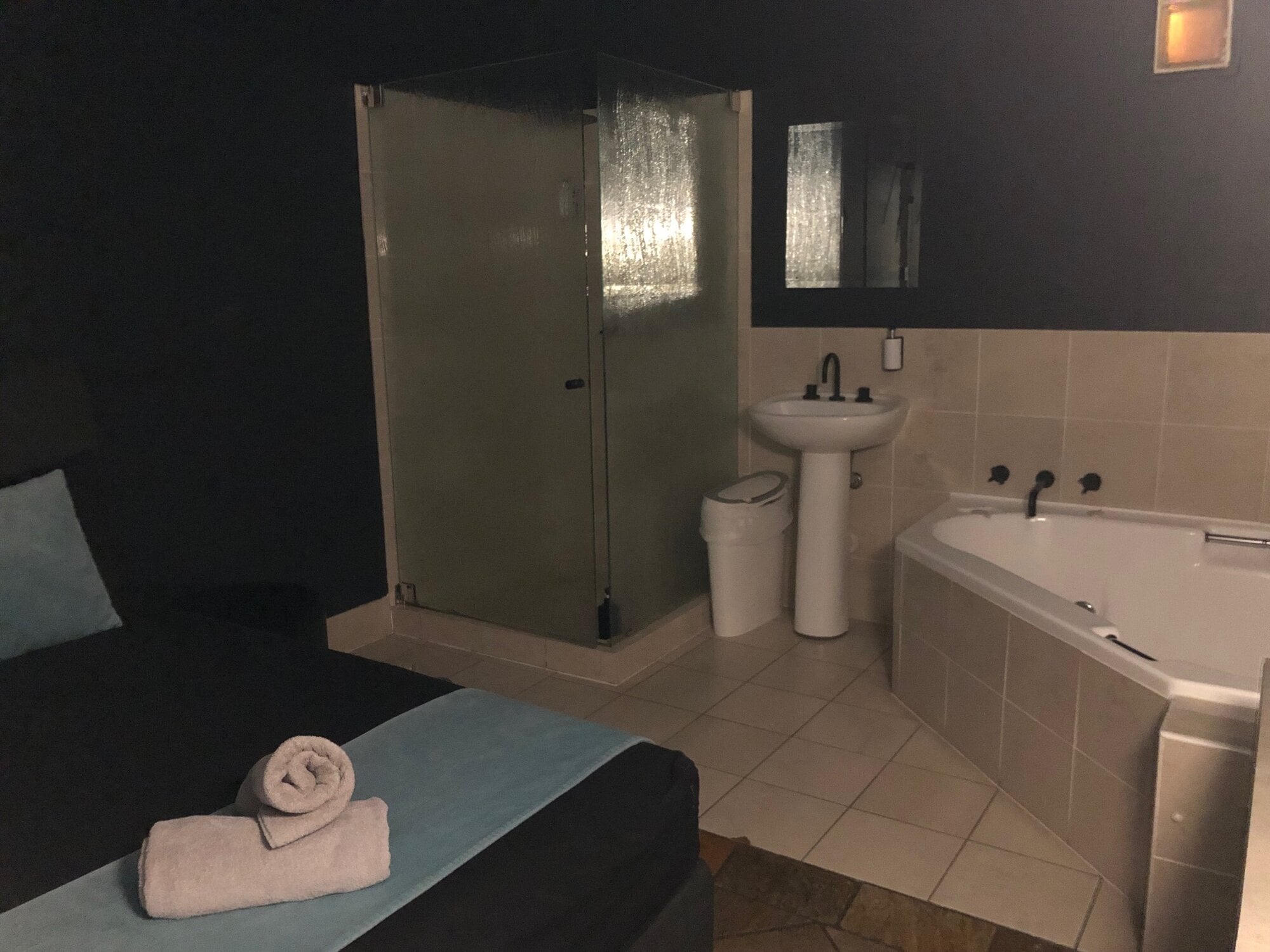 Erotic massage GIF — Bellevue 5 Star Retreat