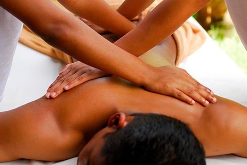 Erotic massage GIF — Spa Piel Canela