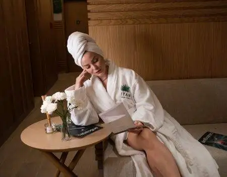 Erotic massage GIF — Royal Spa Andheri