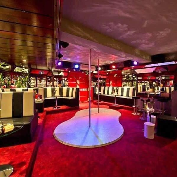 Table-Dance Bar
