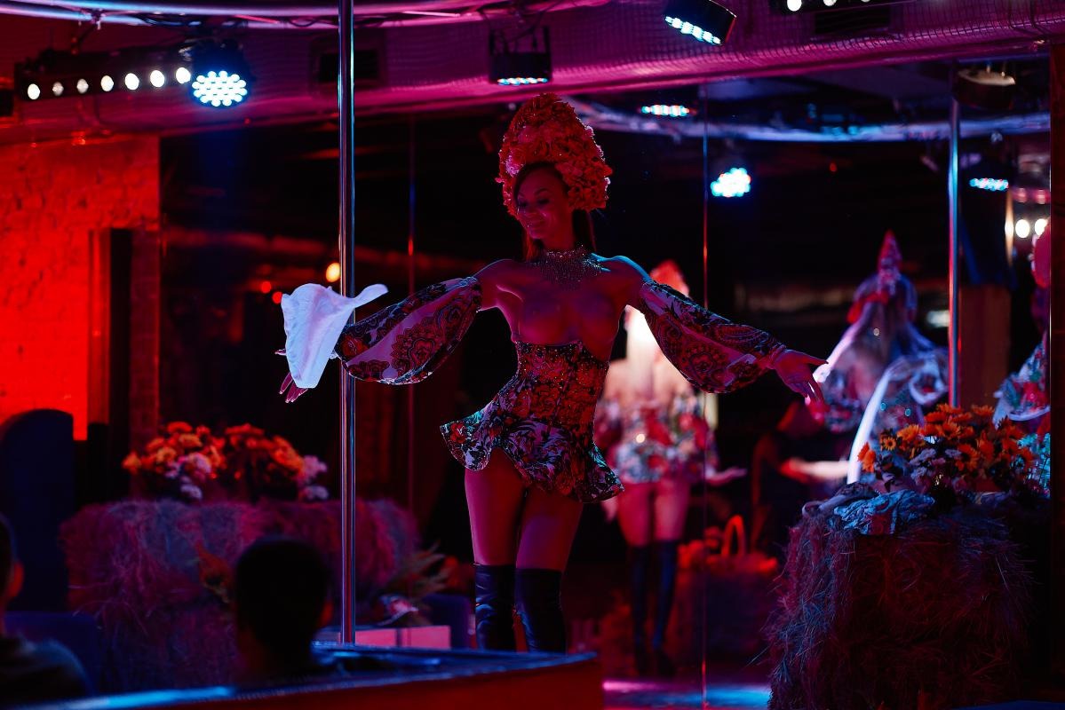 Club Prive Gentlemens Club – 4