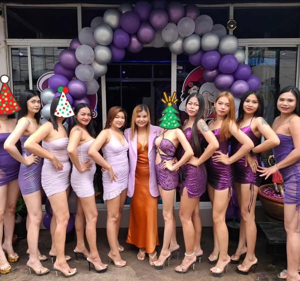 Purple Gentlemens Club – 4