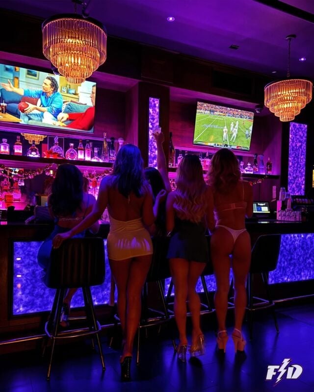 Flash Dancers Downtown – 4