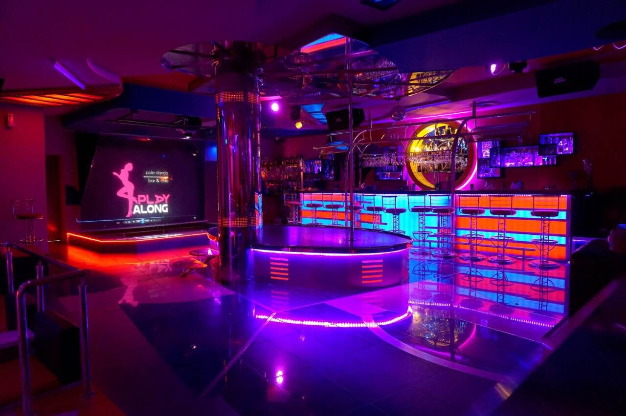 19th Hole Lounge - Erotic Massage in Killeen, United States - Photo 5