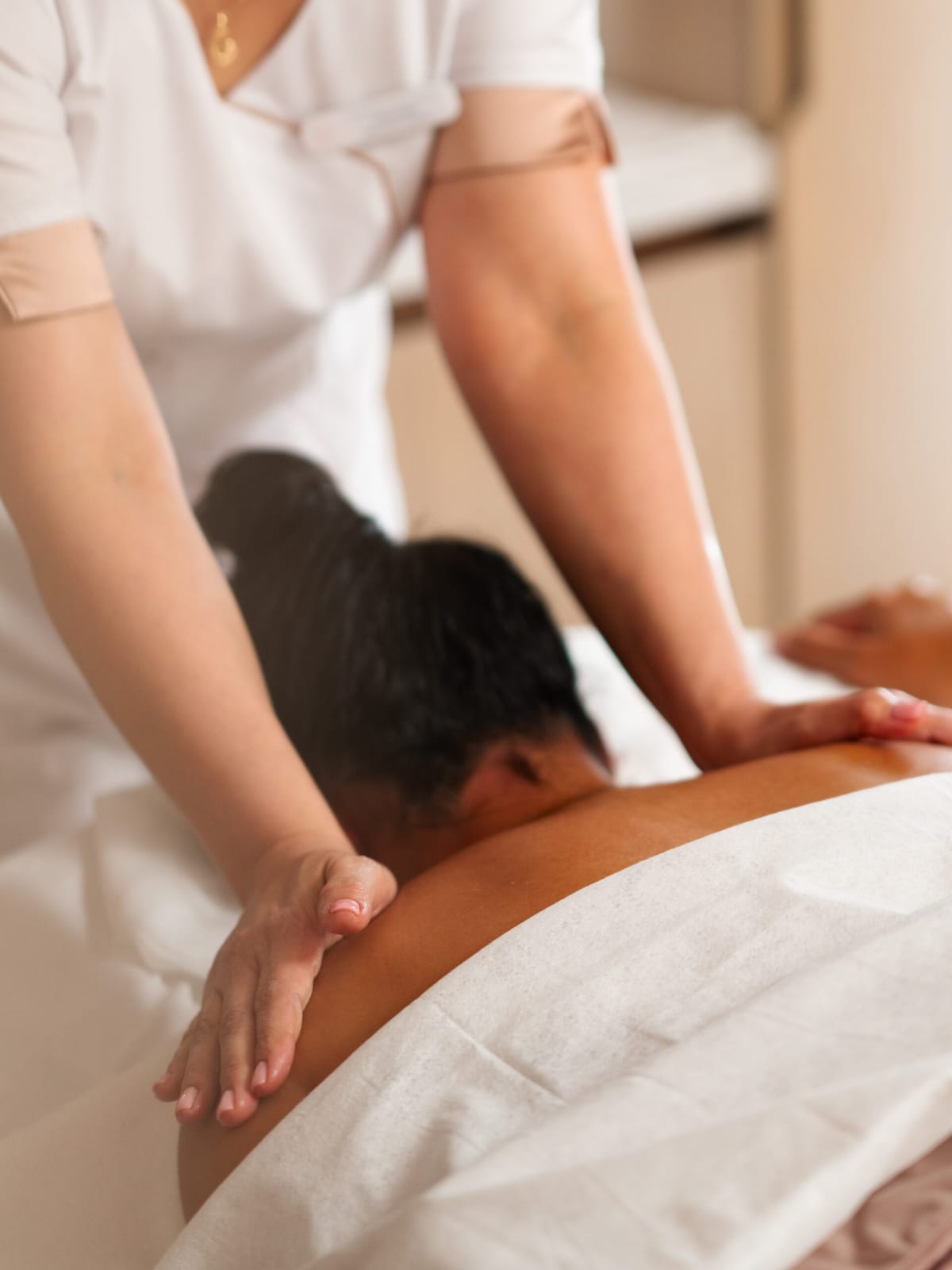 Anouck - Erotic Massage in Zurich, Switzerland - Photo 9