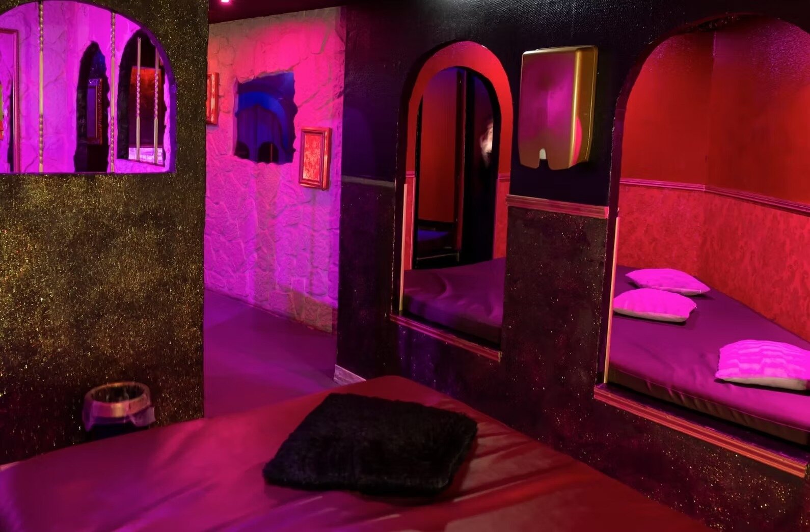 Eleven Club Prive, swinger club listing in Paris