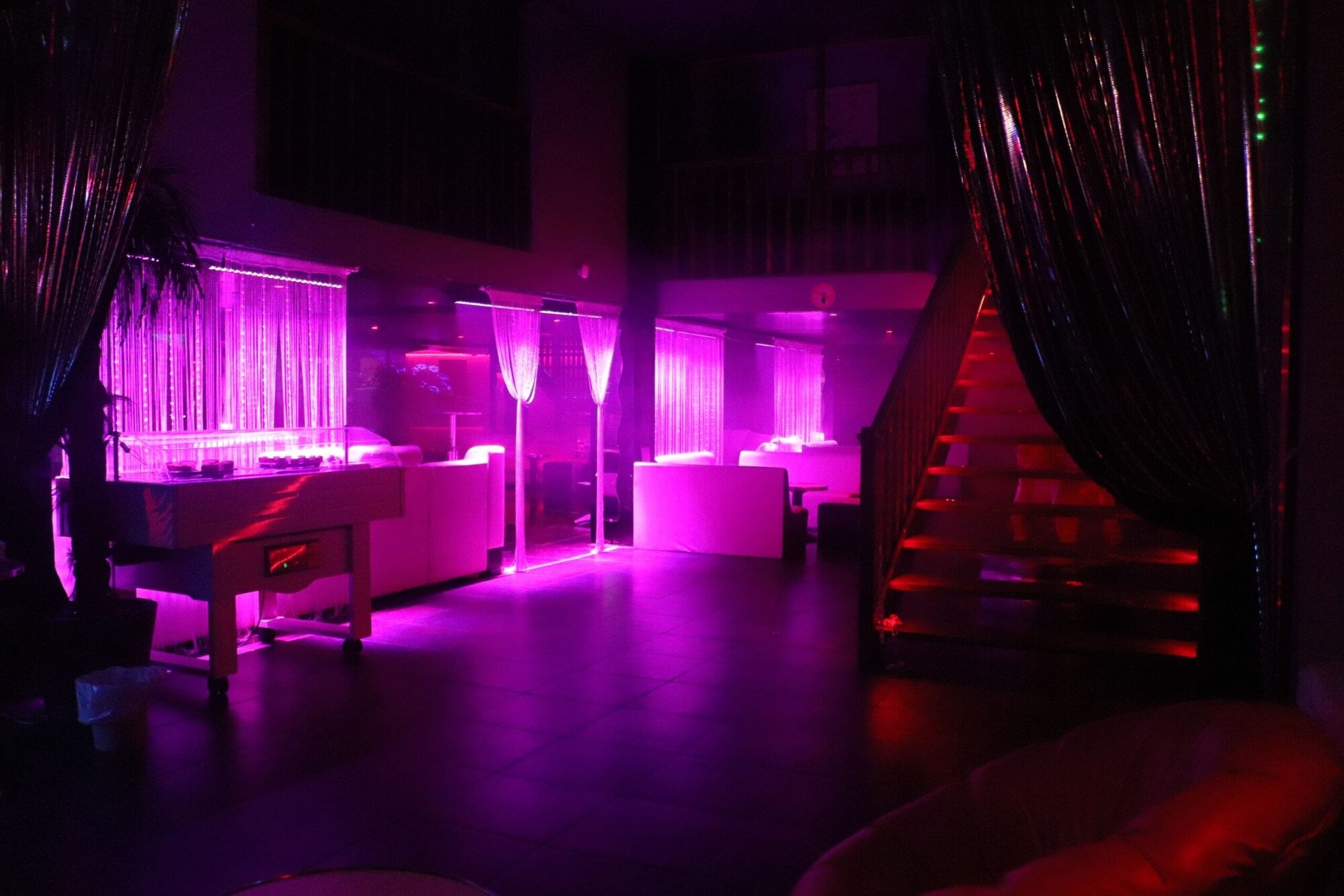 The Vahine Club, swinger club listing in Marseille