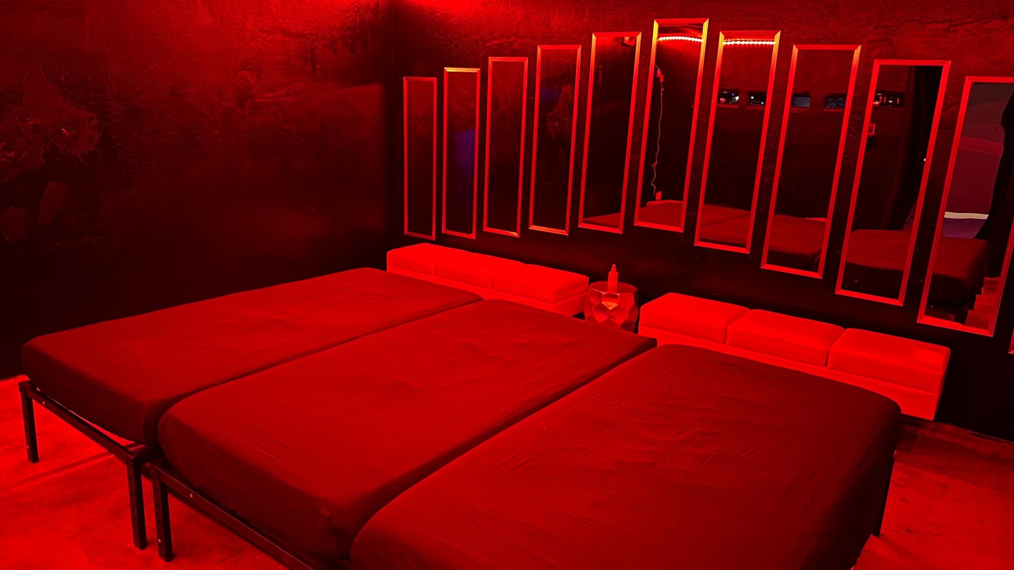 Swinger club in Claix