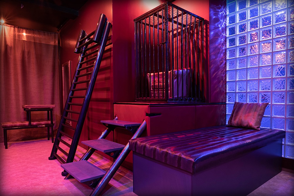 Avarus - Tantra Massage in Berlin, Germany - Photo 1