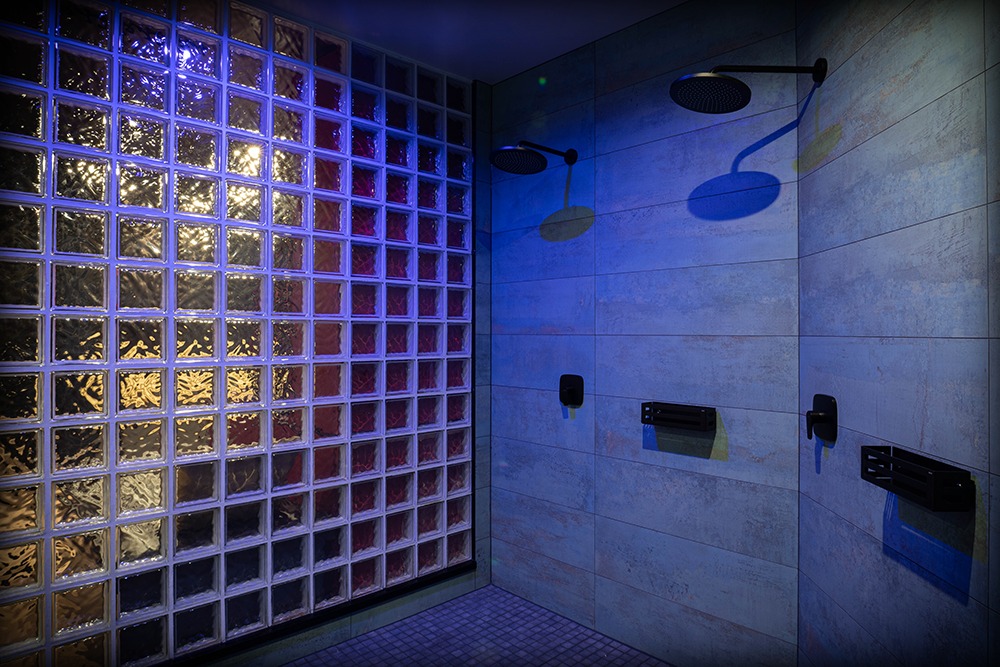 Avarus - Tantra Massage in Berlin, Germany - Photo 4