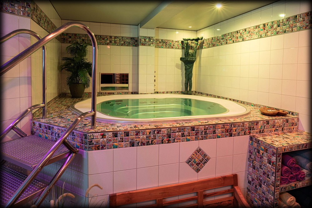 Avarus - Tantra Massage in Berlin, Germany - Photo 5