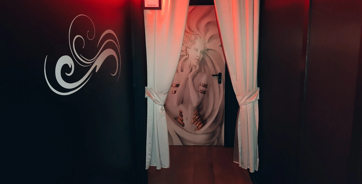 Elescondite Swinger Club - Tantra Massage in Barcelona, Spain - Photo 7
