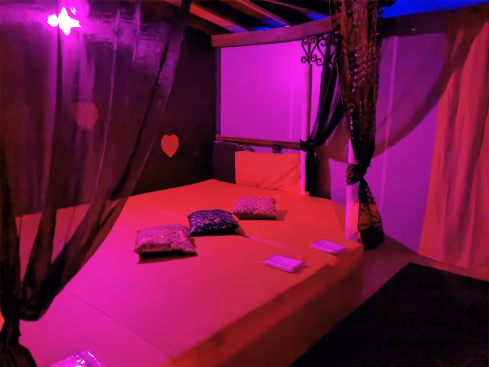 Tentacion Swinger interior