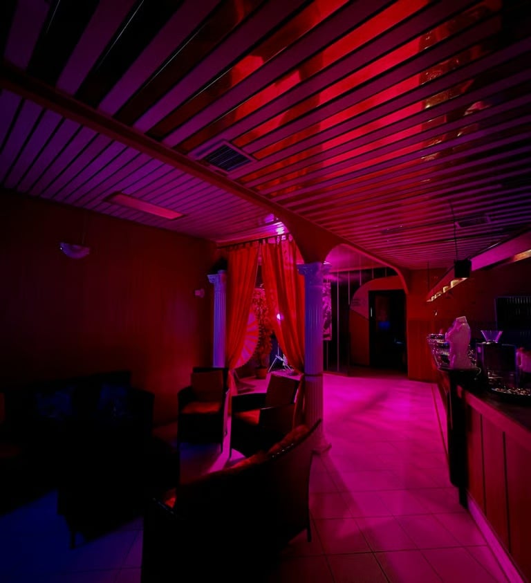 Royal Club Prive - Erotic Massage in Florence, Italy - Photo 5